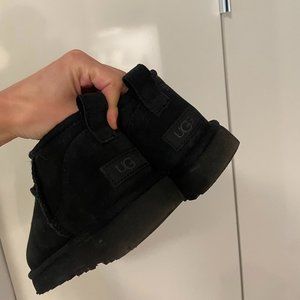 Classic Ultra Mini UGG Boot Black